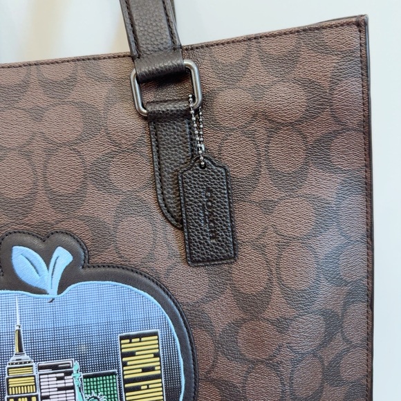 NWT Coach Graham Structured Tote In Signature Canvas With Souvenir Patches C6634 - Picture 6 of 13
